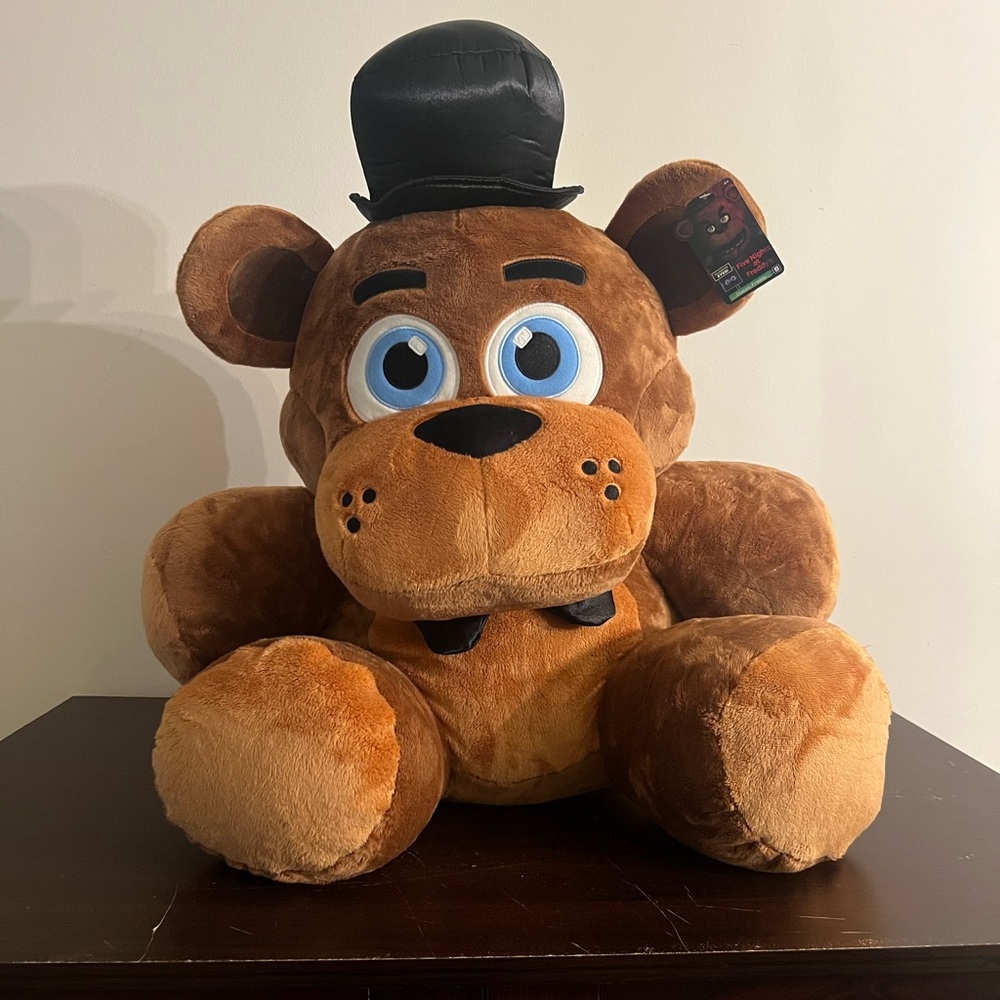 Jazwares Five Nights at Freddy's 20” Giant Classic Freddy Bear Plush IN HAND